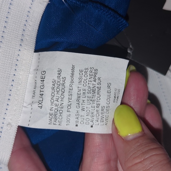 UA Loose Shorts - Picture 8 of 9